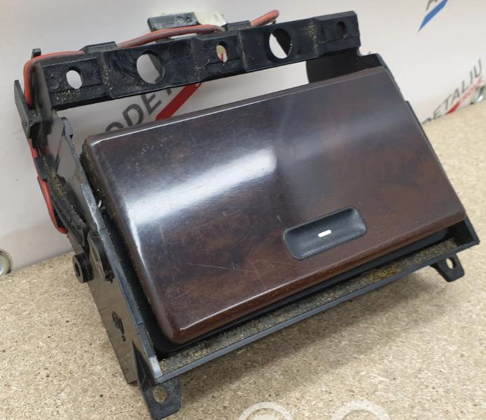 BMW 7 E38 1994-2001 sedan 2.8 24v petrol MT 142 kW 1996  Popolník 51168160423