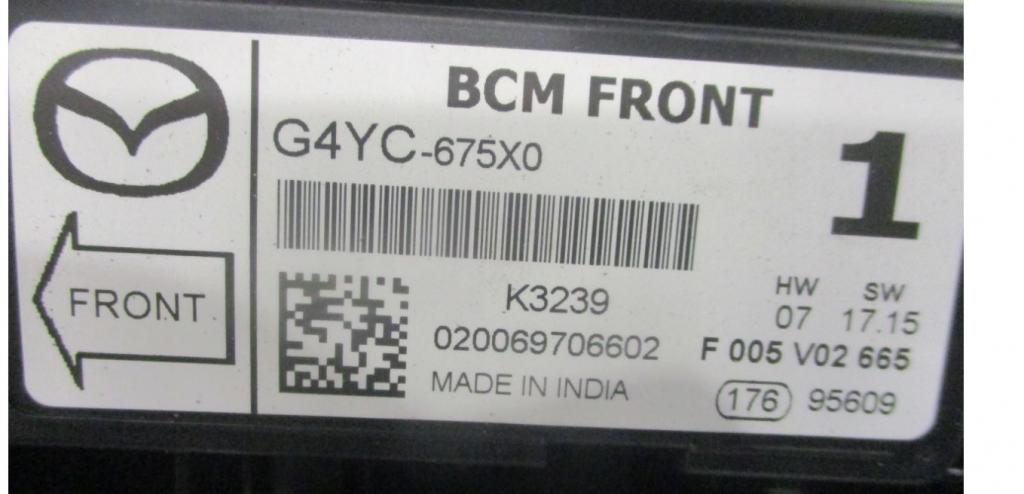 Mazda 3 III BM 2013-2018 sedan 2.0 16v petrol MT 114 kW 2016  Poistková skrinka G4YC-675X0 BHR1-66767