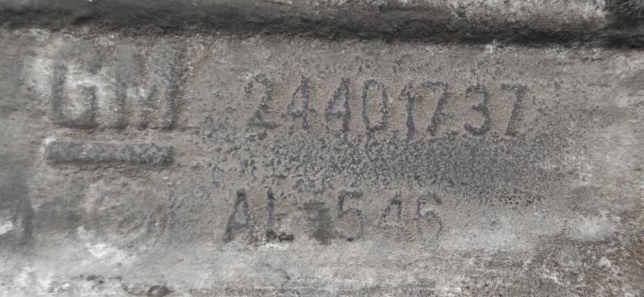 Opel Vectra C 2002-2008 sedan 2.0 DTI diesel MT 74 kW 2002  Držiak  Y20DTH 24401737