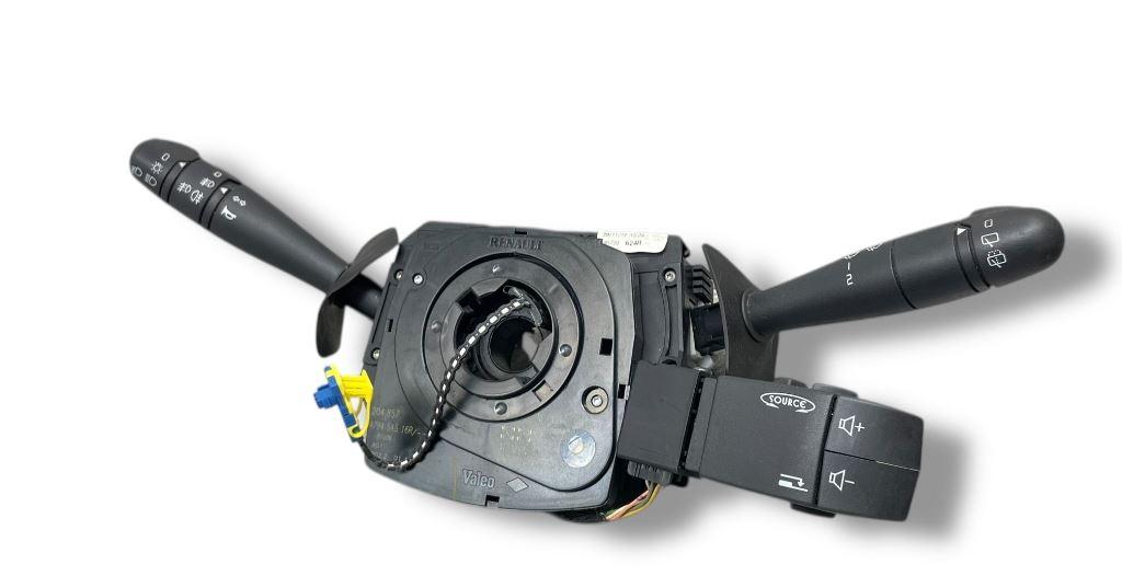 Dacia Duster I 2010-2018 hatchback 1.5 DCI diesel MT 81 kW 2010  Prepínacie páčky pod volantom 479454516r