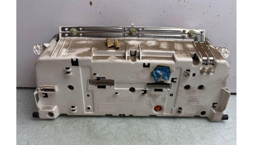 Volkswagen Transporter T4 1990-2003 1.9 TD diesel MT 50 kW 1996  Prístrojová doska 7D0919850H