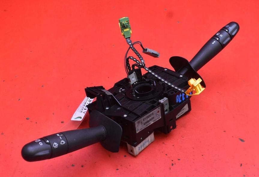 Renault Clio II 1998-2012 hatchback 2006 Prepínacie páčky pod volantom 8200634234