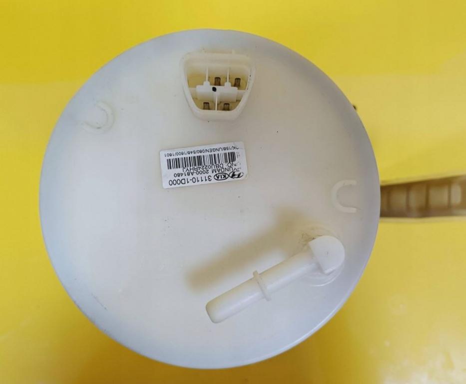 Kia Carens III 2006-2013 hatchback 2.0 16v petrol MT 106 kW 2006  Palivové čerpadlo 31110-1D000