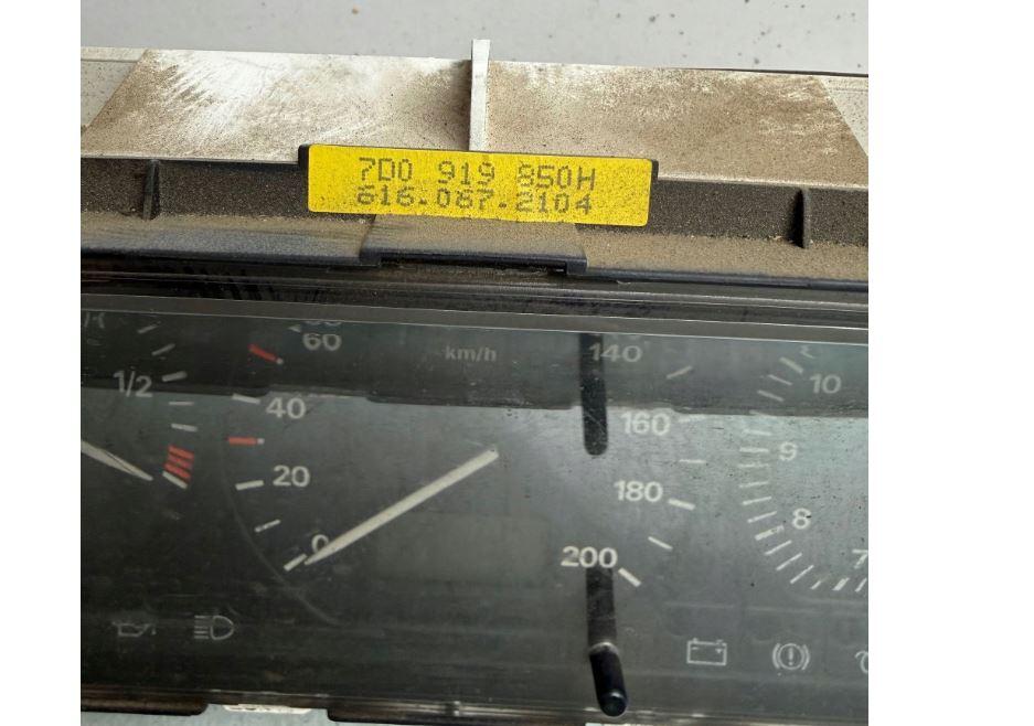 Volkswagen Transporter T4 1990-2003 1.9 TD diesel MT 50 kW 1996  Prístrojová doska 7D0919850H