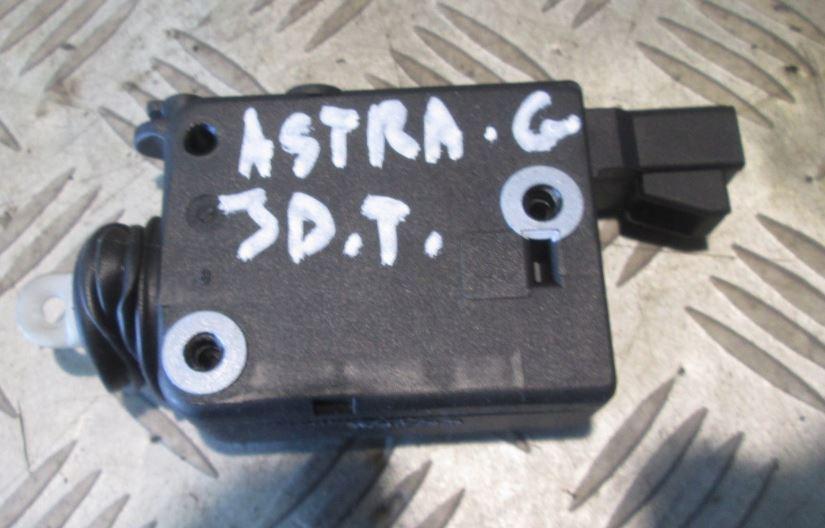 Opel Astra II 1998-2009 hatchback 1.4 16v petrol MT 66 kW 2005 Motorček- Kapota zadná (kufor) 90460062