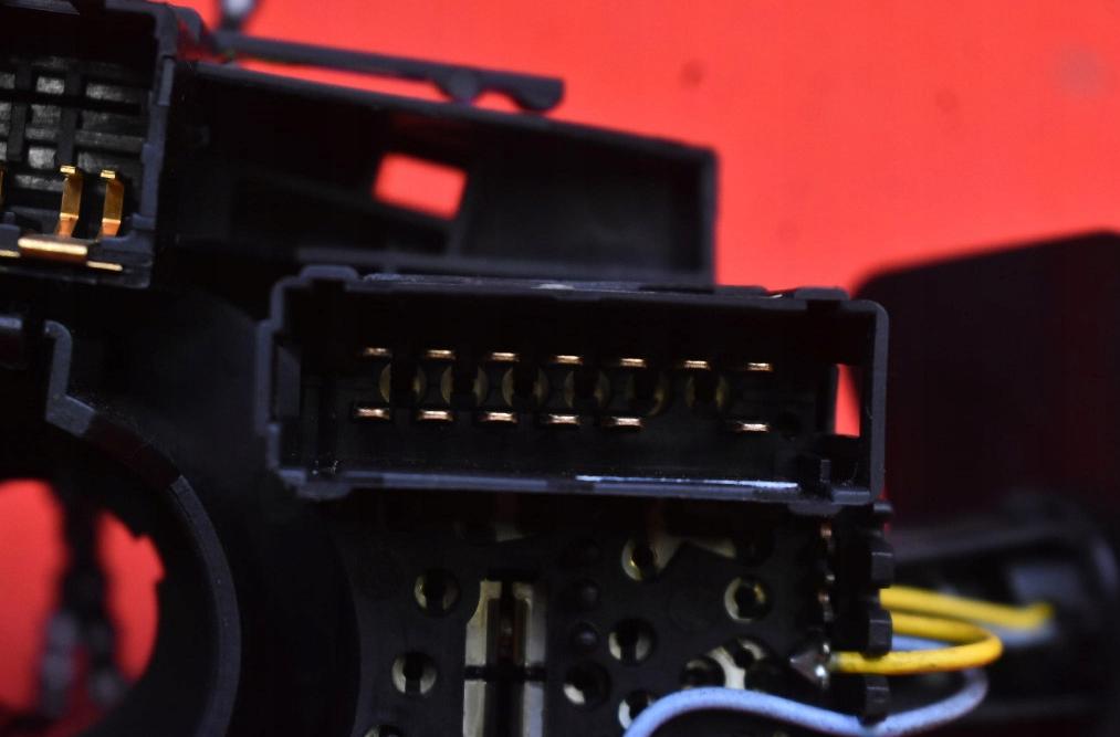 Renault Clio II 1998-2012 hatchback 2006 Prepínacie páčky pod volantom 8200634234