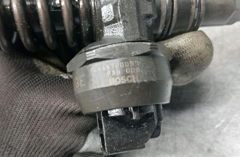 Volkswagen Golf IV 1997-2003 hatchback 1.9 TDI diesel MT 85 kW 2000  Vstrekovač paliva 038130073AL 0414720039