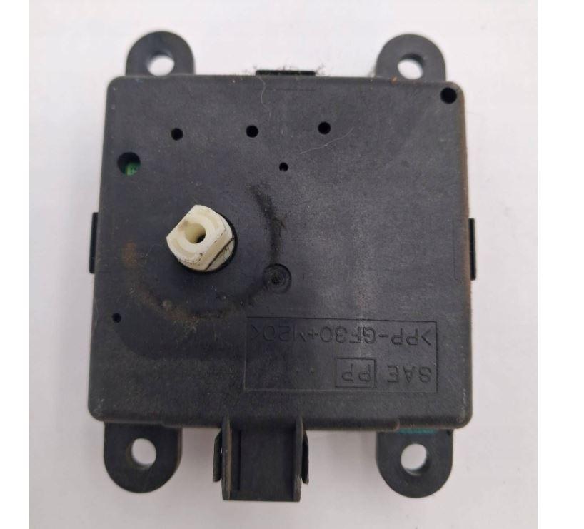 Nissan Qashqai I J10 2006-2013 hatchback 2.0 DCI diesel MT 110 kW 2011  Motorček kúrenia 277328H300