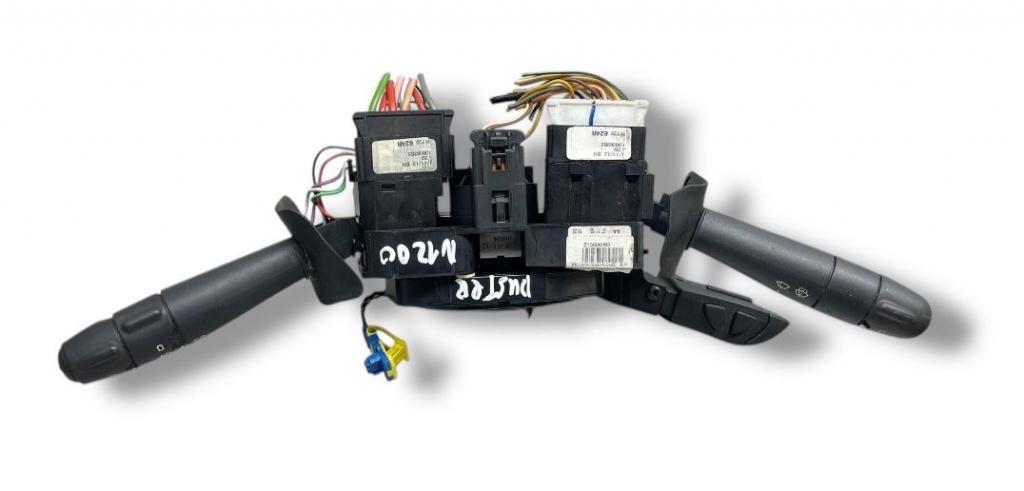 Dacia Duster I 2010-2018 hatchback 1.5 DCI diesel MT 81 kW 2010  Prepínacie páčky pod volantom 479454516r