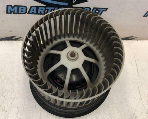 Peugeot 407 sedan 2.0 HDI diesel MT 100 kW 2004  Ventilátor kúrenia 77370805 4PUH18456AF 38072003