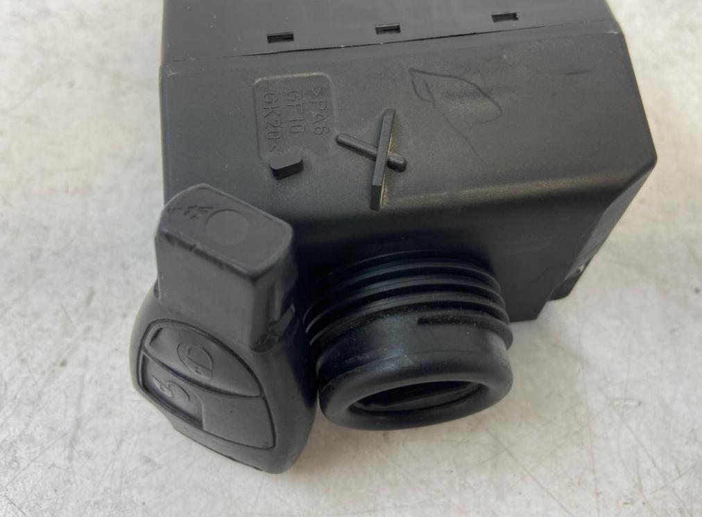 Mercedes C W203 2000-2007 sedan 2.0 KOMPRESSOR petrol MT 120 kW 2004  Spínacia skrinka A2035450508