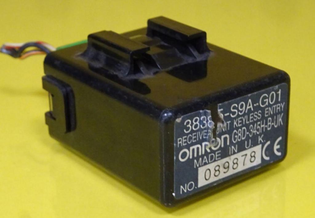 Honda CR-V II 2001-2006 hatchback 2.0 16v petrol MT 110 kW 2002  Relé 38385-S9A-G01