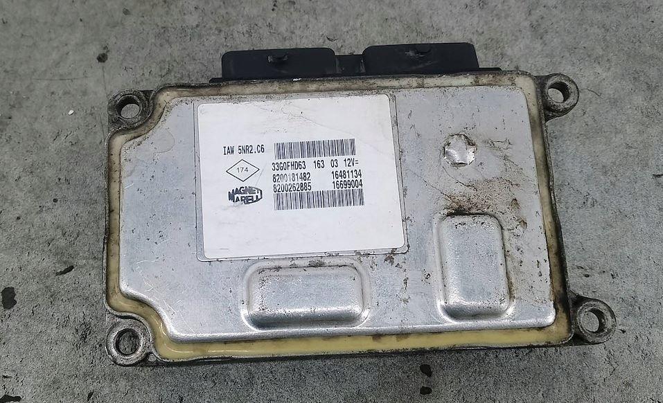 Renault Clio II 1998-2012 hatchback 1.2 petrol MT 43 kW 1999  Riadiaca jednotka motora 8200262885 16481134 16699004