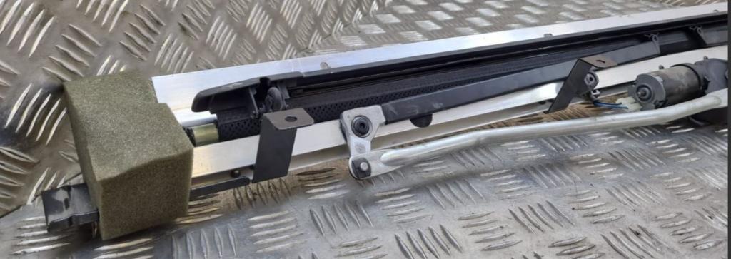 Jaguar XF I X250 2007-2015 sedan 3.0 TD V6 diesel AT 177 kW 2012  Roleta zadneho skla 9929000064