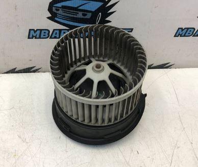 Peugeot 407 sedan 2.0 HDI diesel MT 100 kW 2004  Ventilátor kúrenia 77370805 4PUH18456AF 38072003