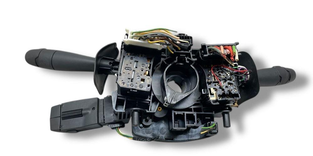 Dacia Duster I 2010-2018 hatchback 1.5 DCI diesel MT 81 kW 2010  Prepínacie páčky pod volantom 479454516r