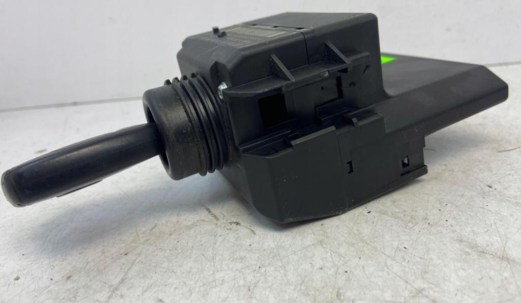 Mercedes C W203 2000-2007 sedan 2.0 KOMPRESSOR petrol MT 120 kW 2004  Spínacia skrinka A2035450508