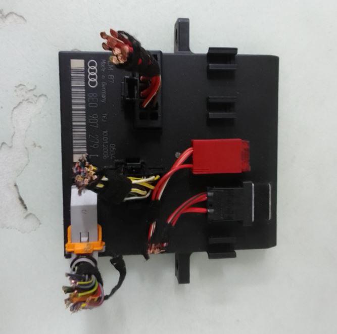 Audi A4 B7 2004-2008 sedan 2.0 petrol MT 96 kW 2006  Modul komfortu 8E0907279L