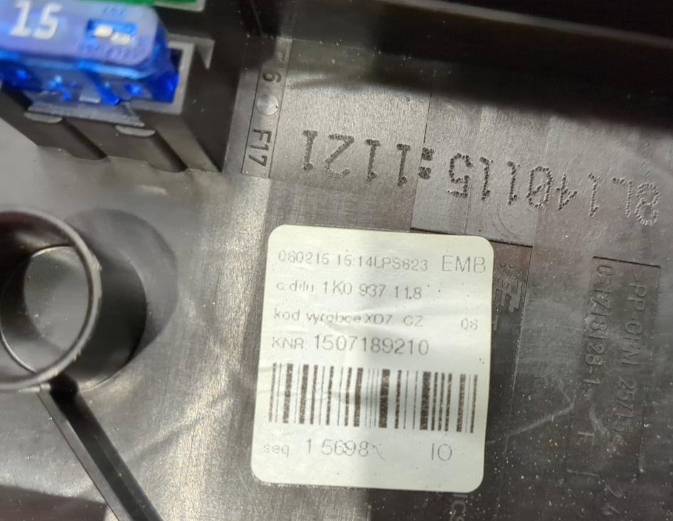 Skoda Superb II 2008-2015 sedan 2.0 TDI diesel MT 125 kW 2012  Poistková skrinka 1K0937118 1K0937125D