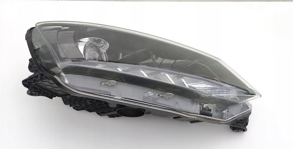 Skoda Fabia III 2014- hatchback 1.4 TDI diesel MT 77 kW 2016  Svetlo predné pravé 6V1941016B