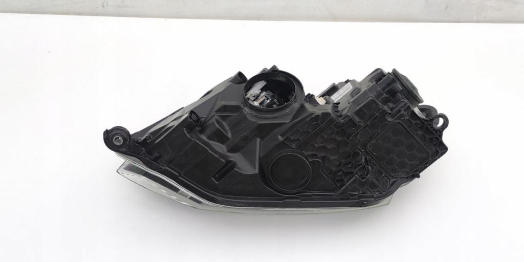 Skoda Fabia III 2014- hatchback 1.4 TDI diesel MT 77 kW 2016  Svetlo predné pravé 6V1941016B