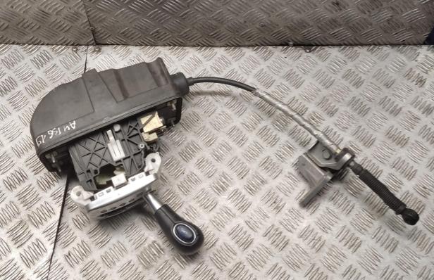 Audi A4 B6 2000-2004 combi 1.9 TDI diesel AT 85 kW 2003  Rýchlostná páka (kulisa) 8E171311N