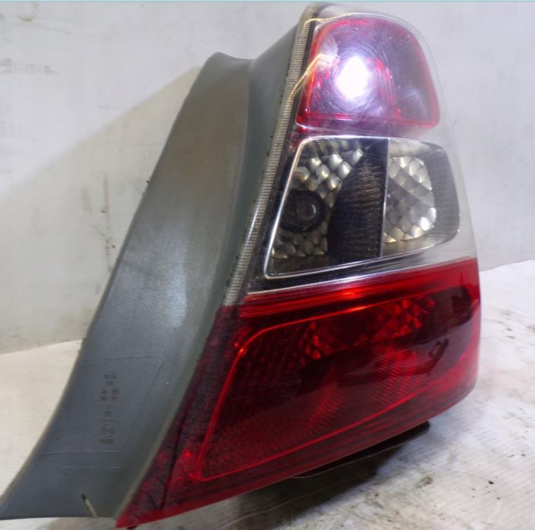 Honda Civic VII 2000-2006 hatchback 1.4 16v petrol 66 kW 2003  Svetlo zadné pravé