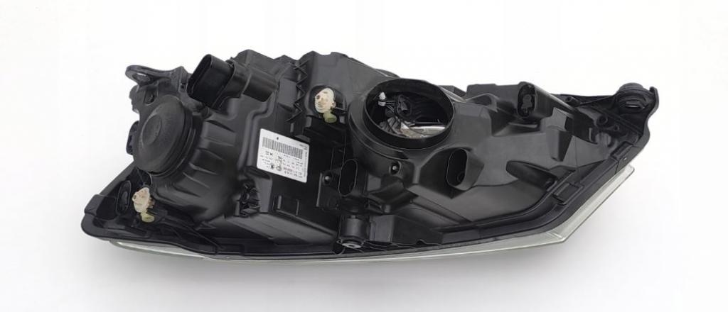 Skoda Fabia III 2014- hatchback 1.4 TDI diesel MT 77 kW 2016  Svetlo predné pravé 6V1941016B