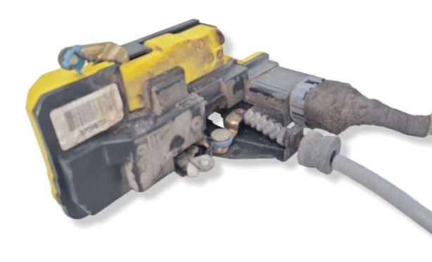 Volvo XC90 I 2002-2014 hatchback 2.4 D5 diesel AT 120 kW 2004  Zámok dverí zadný ľavý 30699755