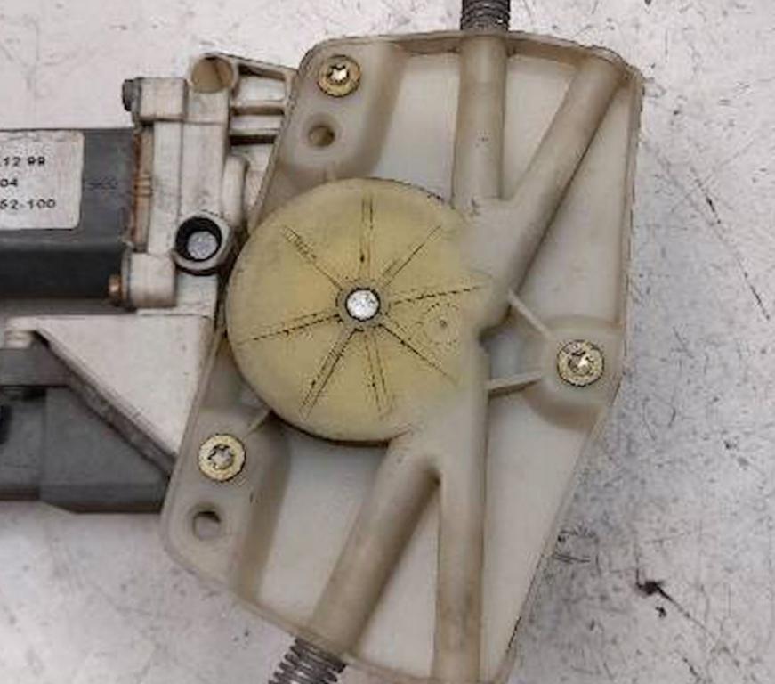 Peugeot 406 sedan 1.8 8v petrol 66 kW 1999  Mechanizmus sťahovania okna predný ľavý A04452-100