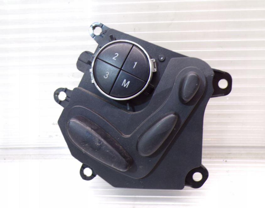 Mercedes E W211 2002-2009 sedan 1.8 KOMPRESSOR petrol AT 120 kW 2007  Prepínač sedadiel pravy predny 2118218079