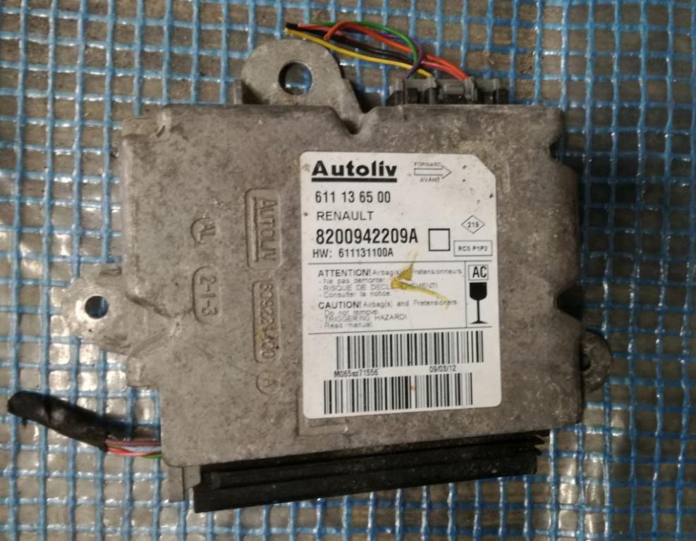 Renault Master III 2010-2019 hatchback 2.3 DCI diesel MT 96 kW 2019  Riadiaca jednotka airbagu 8200942209A