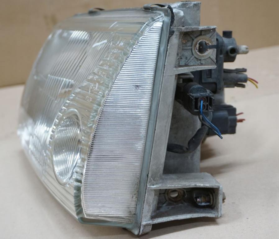 Hyundai Galloper II 1998-2003 hatchback 2.5 TD diesel MT 73 kW 1999  Svetlo predné ľavé