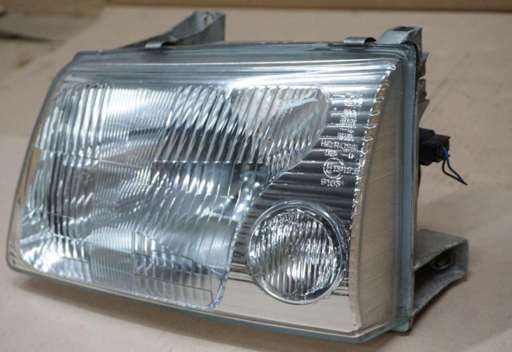 Hyundai Galloper II 1998-2003 hatchback 2.5 TD diesel MT 73 kW 1999  Svetlo predné ľavé