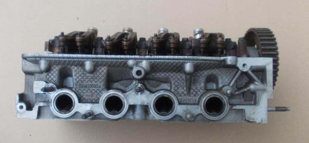 Renault Clio II 1998-2012 hatchback 1.2 16v petrol MT 55 kW 2001  Hlava valcov 8200308854 D4K02