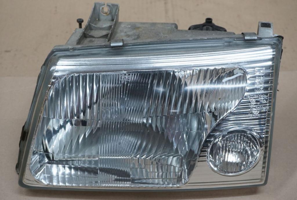 Hyundai Galloper II 1998-2003 hatchback 2.5 TD diesel MT 73 kW 1999  Svetlo predné ľavé