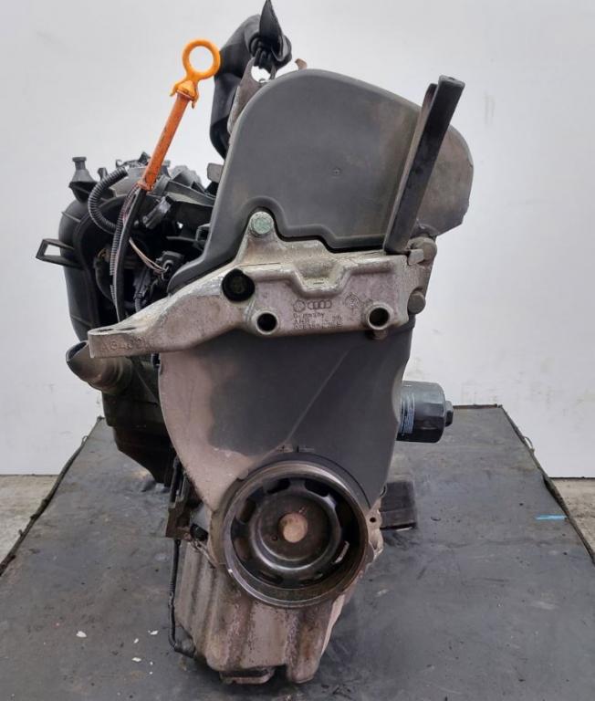 Volkswagen Golf IV 1997-2003 hatchback 1.4 16v petrol MT 55 kW 1999 Motor benzín AXP