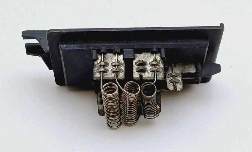 Renault Twingo I 1996-2003 hatchback 1.2 petrol MT 43 kW 2003  Odpor (rezistor) kúrenia 52466845