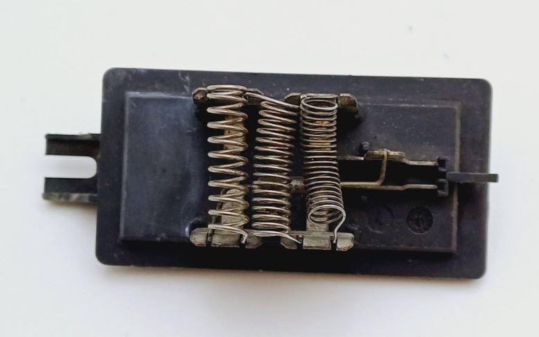 Renault Twingo I 1996-2003 hatchback 1.2 petrol MT 43 kW 2003  Odpor (rezistor) kúrenia 52466845