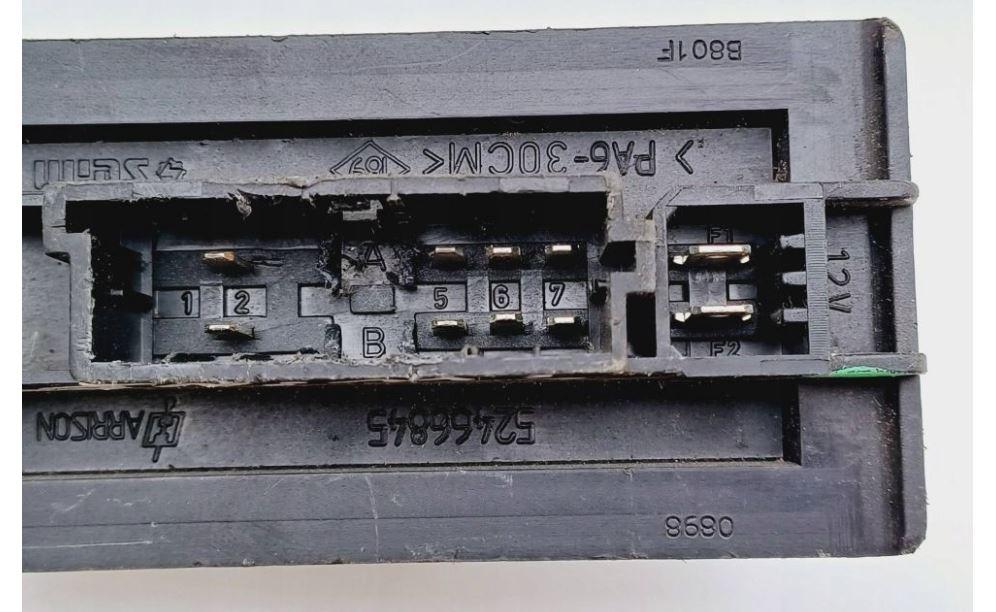 Renault Twingo I 1996-2003 hatchback 1.2 petrol MT 43 kW 2003  Odpor (rezistor) kúrenia 52466845