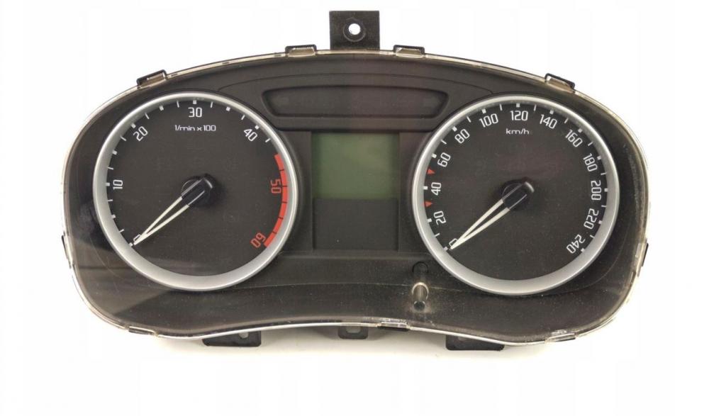 Skoda Roomster hatchback 1.9 TDI diesel BSW MT 77 kW 2007  Prístrojová doska 5J0920810C