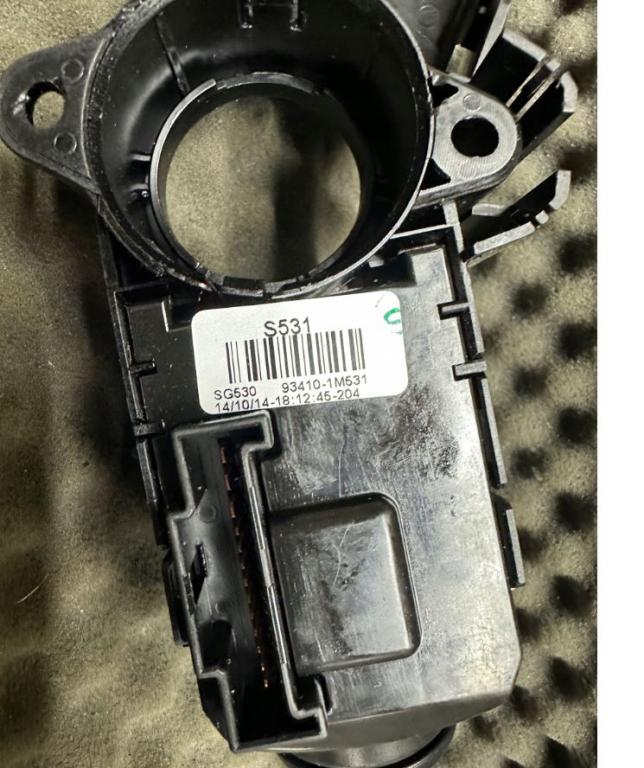Kia Ceed II 2012-2018 hatchback 1.6 CRDI diesel D4FB MT 81 kW 2013  Prepínač smeroviek 93410-1M531