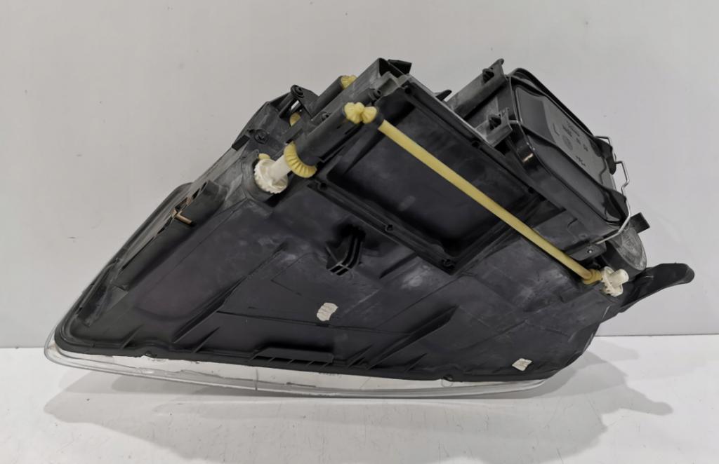 Volkswagen Touareg I 2002-2010 hatchback 5.0 TDI diesel AT 230 kW 2006 Svetlo predné pravé 7L6941016CE 89307881