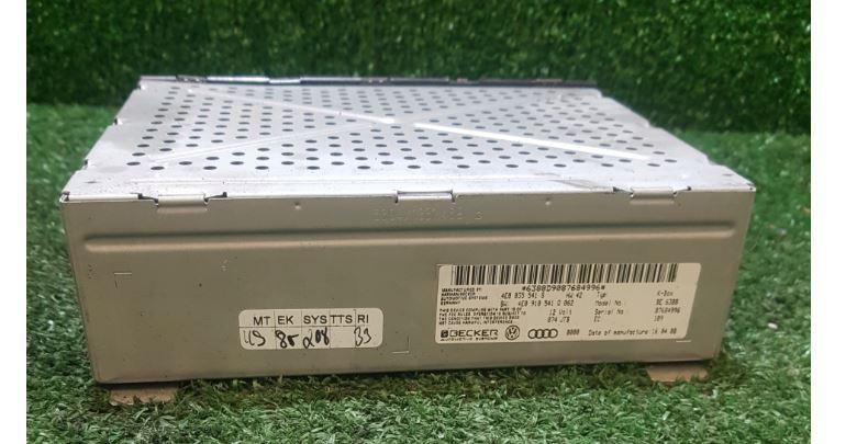 Audi A8 D3 2002-2009 sedan 3.0 TDI diesel AT 171 kW 2004  Rádio 4E0035541S