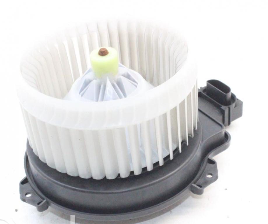 Honda HR-V II 2013-2021 hatchback 1.5 16v petrol AT 96 kW 2015  Ventilátor kúrenia AY1680