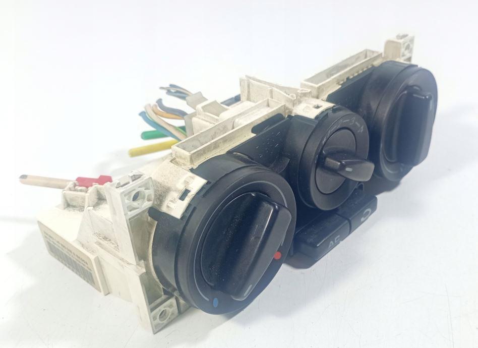 Skoda Octavia I 1996-2010 hatchback 1.9 TDI diesel MT 81 kW 2001  Panel kúrenia/klimatizácie 1J0820045E