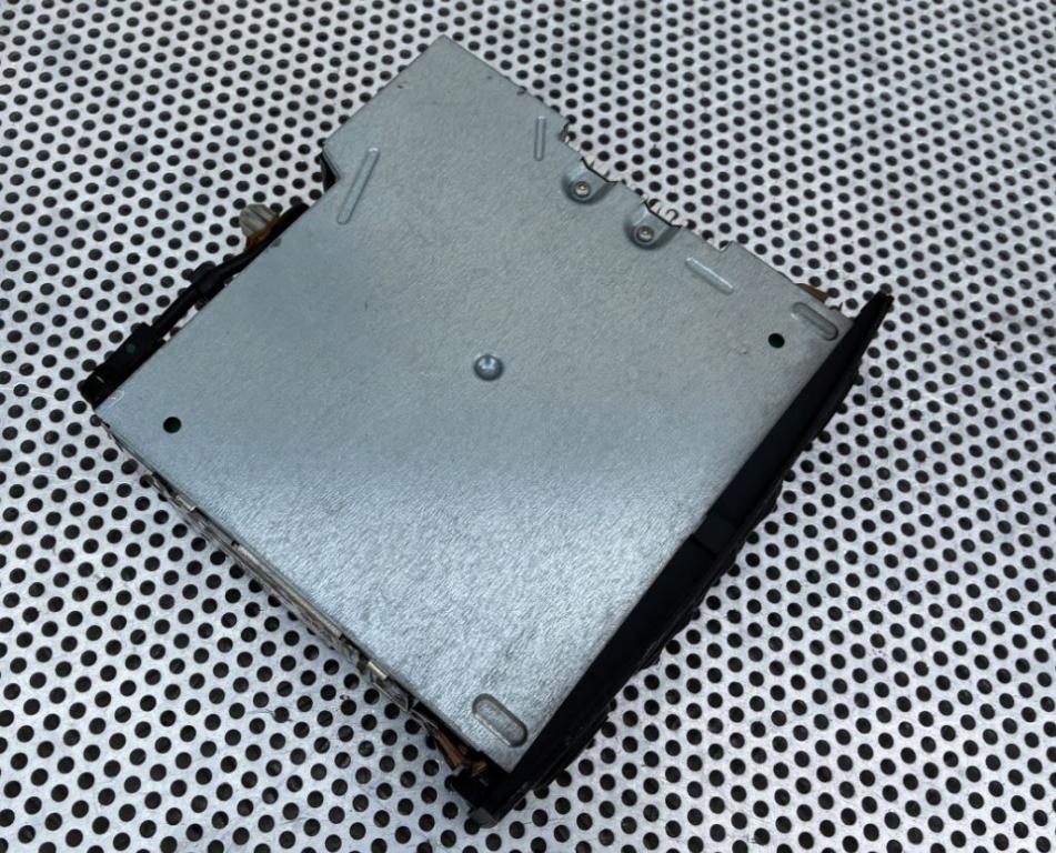 Renault Scenic II 2003-2009 hatchback 1.5 DCI diesel MT 74 kW 2005  Rádio 8200607918