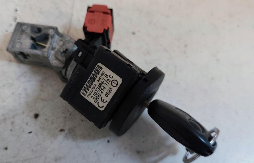 Renault Clio II 1998-2012 hatchback 1.2 petrol MT 43 kW 1999  Spínacia skrinka 8200214168 N0502064