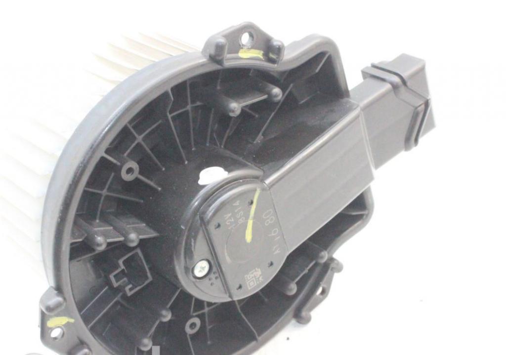 Honda HR-V II 2013-2021 hatchback 1.5 16v petrol AT 96 kW 2015  Ventilátor kúrenia AY1680