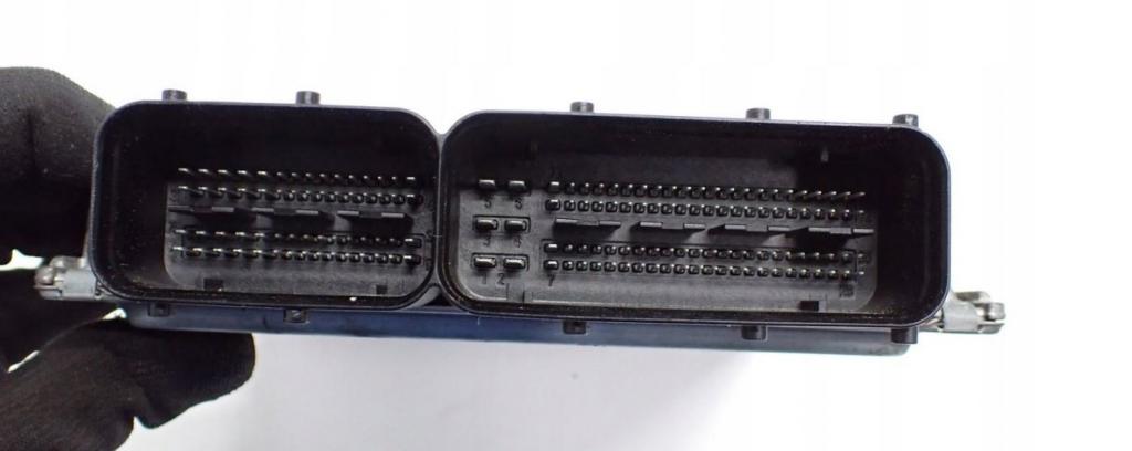 Skoda Fabia II 2007-2014 combi 1.2 TSI petrol MT 77 kW 2011  Riadiaca jednotka motora 03F906070HH